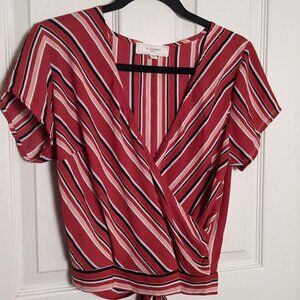 Ultra Flirty 70s Retro-Inspired Spring & Summer Casual Chic Surplice Top